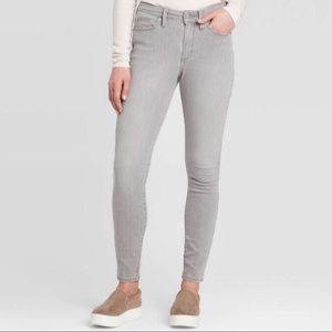 NEW WITH TAGS!! Universal Thread High Rise skinny jeans
